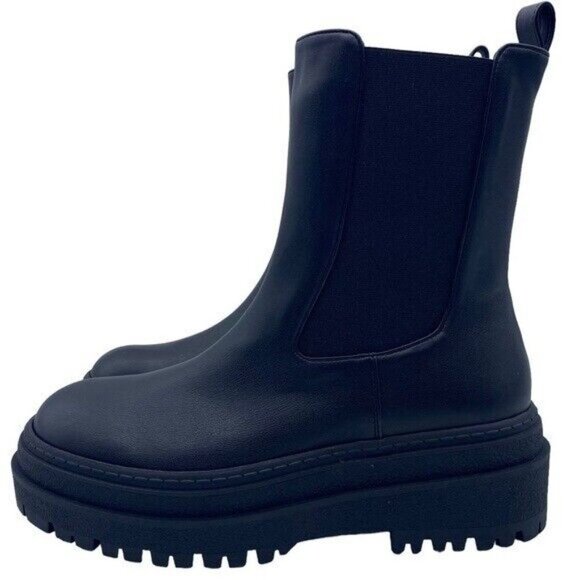 Good American Shoes - Good American Black Ankle Boots